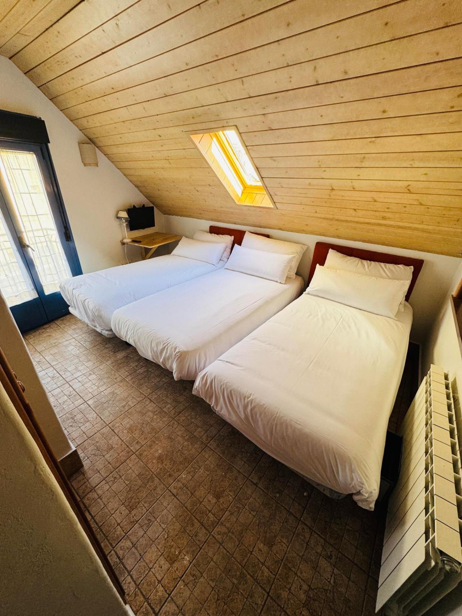 Hostal Nau Pradets Viella Extérieur photo